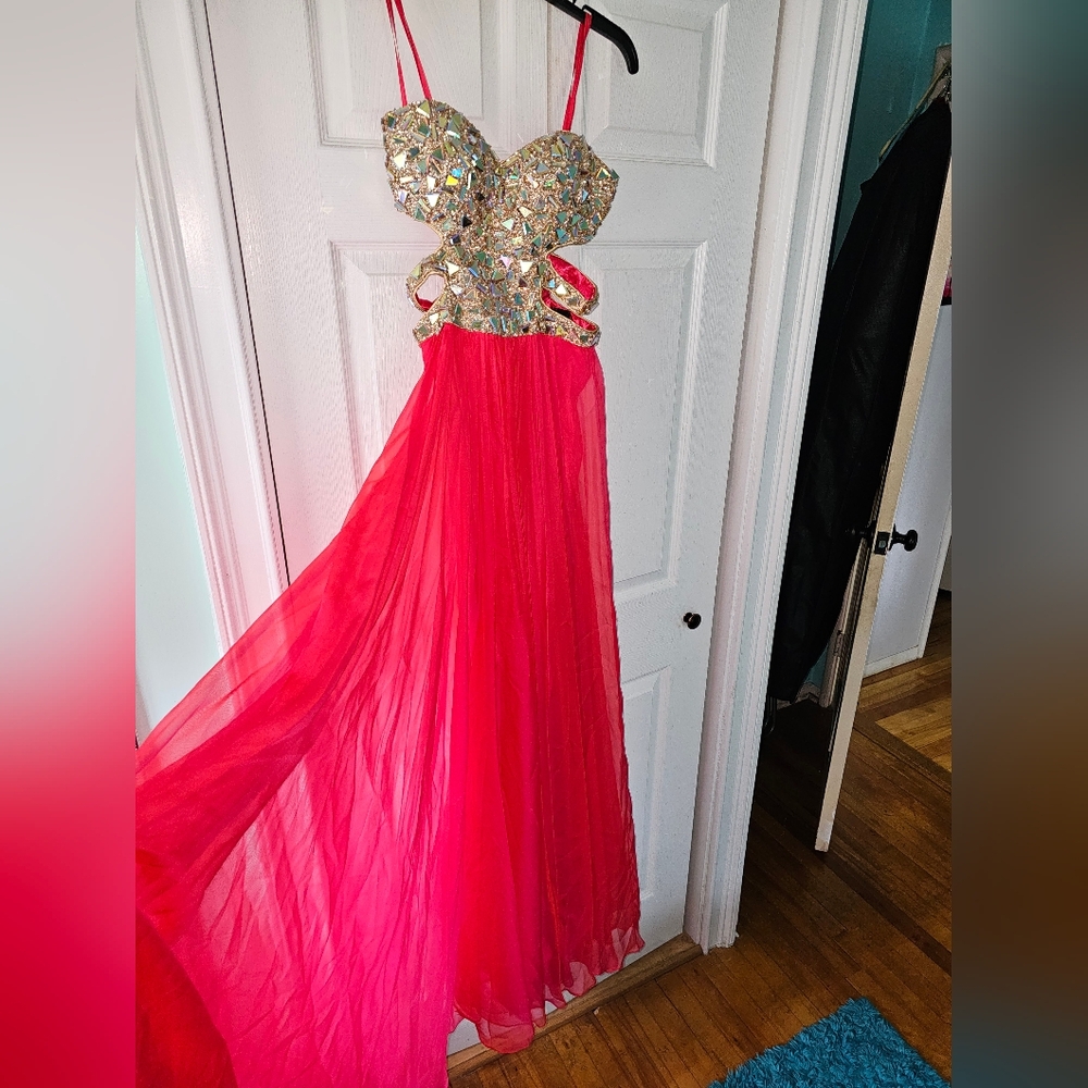 A BEAUTIFUL xs evening gown.